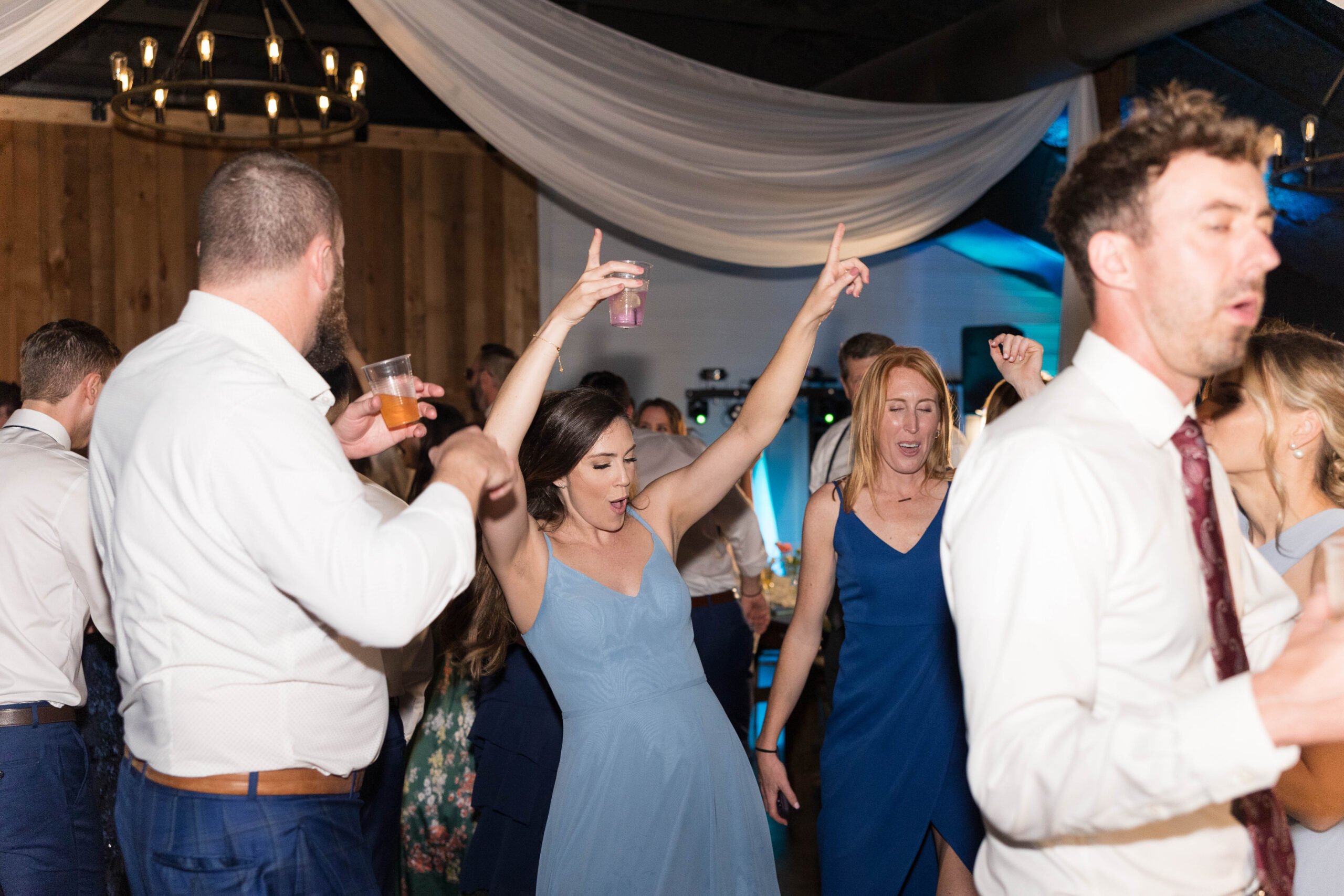 orlando-corporate-event-guests-dancing